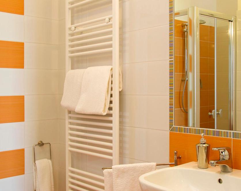Hotel La Maestra 3*
